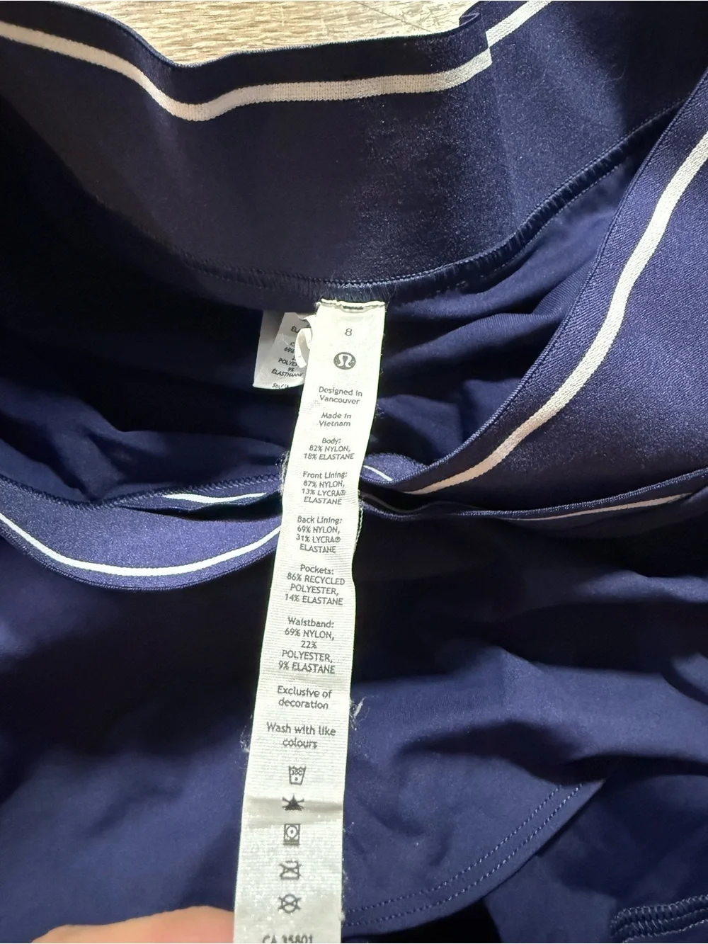 Lululemon V-Waist Mid-Rise Tennis Skirt Night Sea / Night Sea / White